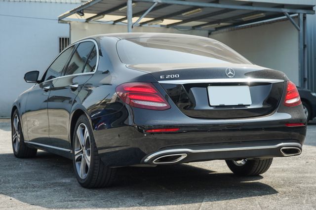 2017年出廠18年領牌小改款、里程9萬多、電動座椅、倒車顯影、盲點、天窗、導航、電動方向盤、整備中  第3張相片