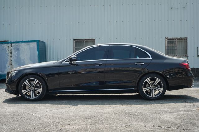 2017年出廠18年領牌小改款、里程9萬多、電動座椅、倒車顯影、盲點、天窗、導航、電動方向盤、整備中  第5張相片