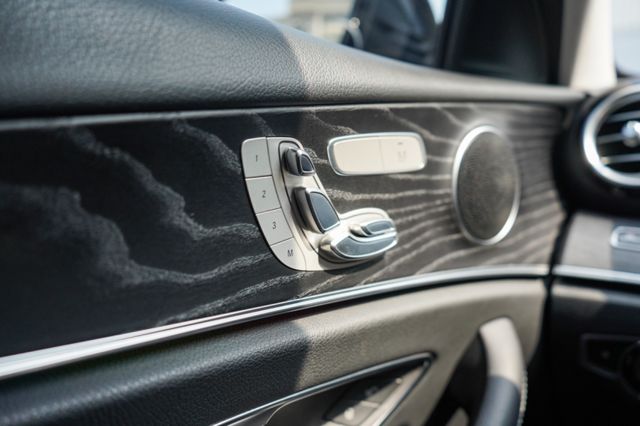 2017年出廠18年領牌小改款、里程9萬多、電動座椅、倒車顯影、盲點、天窗、導航、電動方向盤、整備中  第10張相片