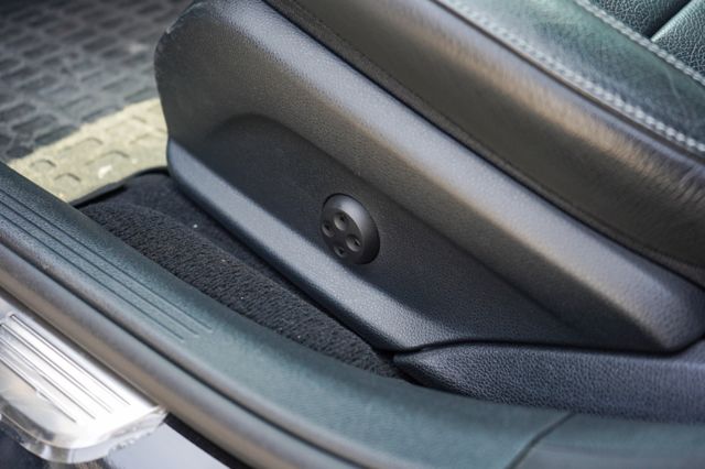 2017年出廠18年領牌小改款、里程9萬多、電動座椅、倒車顯影、盲點、天窗、導航、電動方向盤、整備中  第11張相片