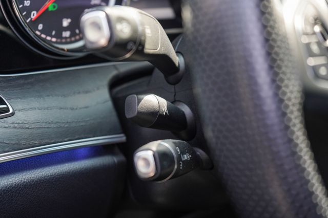 2017年出廠18年領牌小改款、里程9萬多、電動座椅、倒車顯影、盲點、天窗、導航、電動方向盤、整備中  第15張相片