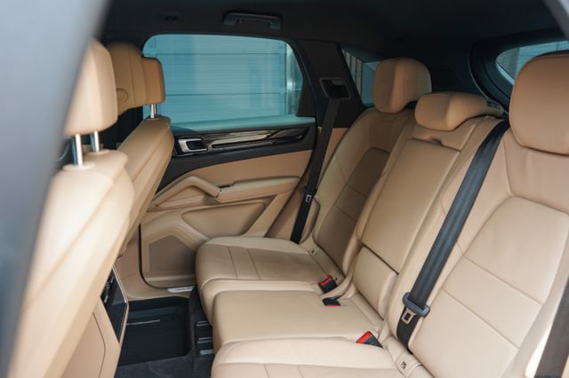 V6版4WD、僅跑2萬多、渦輪增壓、定速、倒車顯影、導航、雙前電座、雙區恆溫、通風座椅、電動尾門  第7張相片