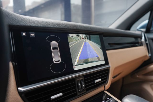 V6版4WD、僅跑2萬多、渦輪增壓、定速、倒車顯影、導航、雙前電座、雙區恆溫、通風座椅、電動尾門  第17張相片