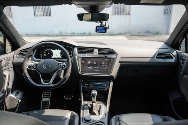 僅跑3萬多、渦增、4WD、空力套件、全景天窗、雙前電熱電座、定速、環景、抬顯、HK音響、電尾  第7張相片