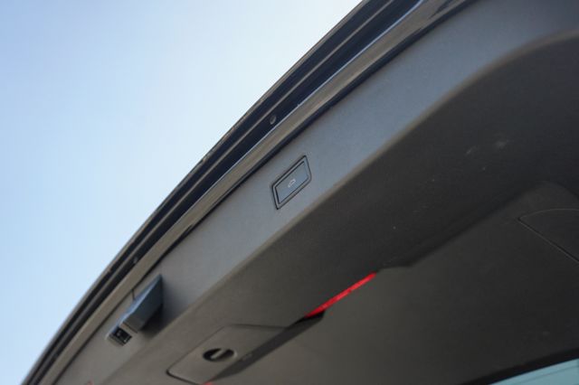 僅跑3萬多、渦增、4WD、空力套件、全景天窗、雙前電熱電座、定速、環景、抬顯、HK音響、電尾  第9張相片