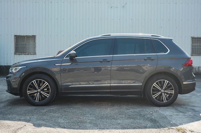 280TSI Elegance版、里程僅跑3萬多、環景、電動尾門、導航、電動座椅、盲點、免KEY、整備中  第5張相片