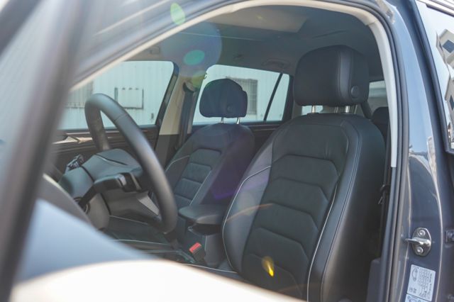 280TSI Elegance版、里程僅跑3萬多、環景、電動尾門、導航、電動座椅、盲點、免KEY、整備中  第6張相片