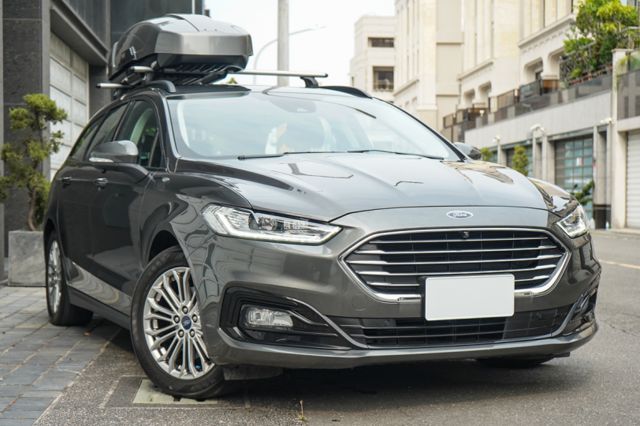 油電混和2.0、環景、導航、雙前電動座椅、免KEY、電熱椅、ACC跟車、定速、盲點  第1張相片