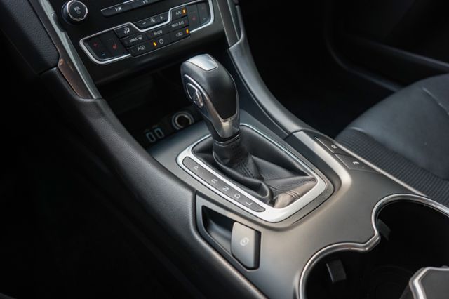 油電混和2.0、環景、導航、雙前電動座椅、免KEY、電熱椅、ACC跟車、定速、盲點  第14張相片