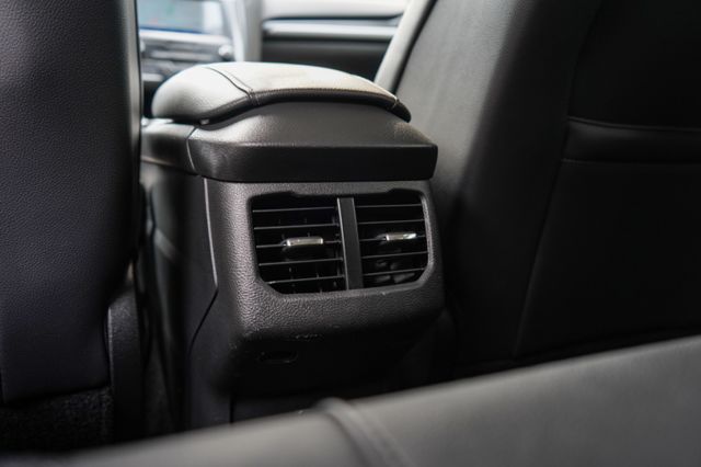 油電混和2.0、環景、導航、雙前電動座椅、免KEY、電熱椅、ACC跟車、定速、盲點  第19張相片