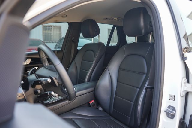 渦輪增壓、里程14萬、、自動停車、電動尾門、免KEY、換撥、盲點、定速、後輪驅動、電動方向盤、整備中  第6張相片