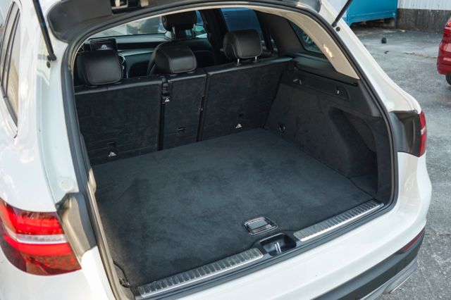 渦輪增壓、里程14萬、、自動停車、電動尾門、免KEY、換撥、盲點、定速、後輪驅動、電動方向盤、整備中  第9張相片