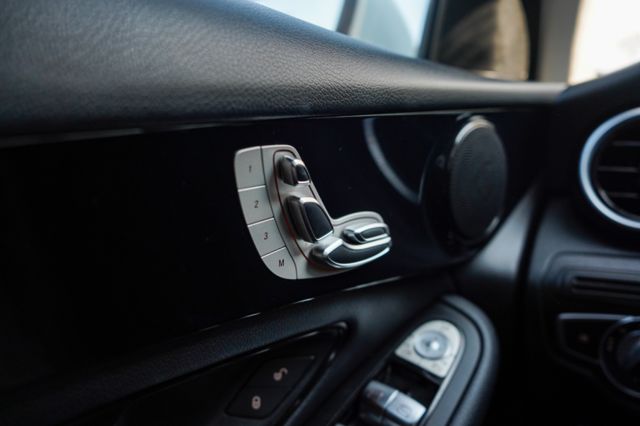 渦輪增壓、里程14萬、、自動停車、電動尾門、免KEY、換撥、盲點、定速、後輪驅動、電動方向盤、整備中  第11張相片