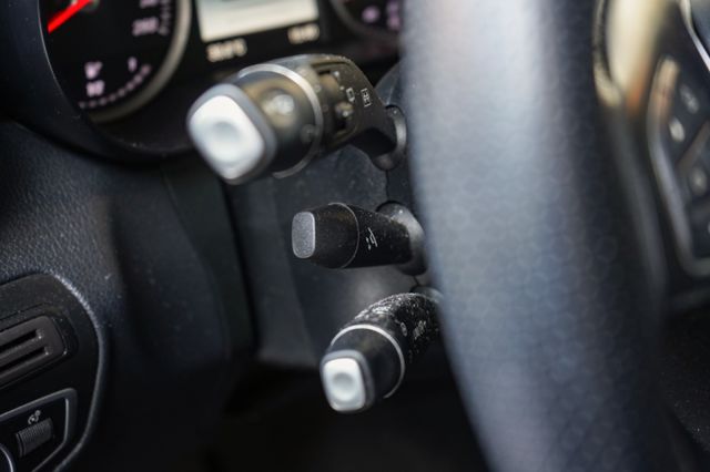 渦輪增壓、里程14萬、、自動停車、電動尾門、免KEY、換撥、盲點、定速、後輪驅動、電動方向盤、整備中  第15張相片