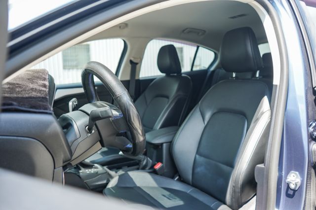 Ti-VCT成真版 1.5、里程僅跑7萬多、倒車顯影、定速、盲點、電子後視鏡、整備中  第6張相片