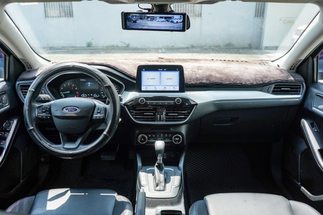 Ti-VCT成真版 1.5、里程僅跑7萬多、倒車顯影、定速、盲點、電子後視鏡、整備中  第7張相片