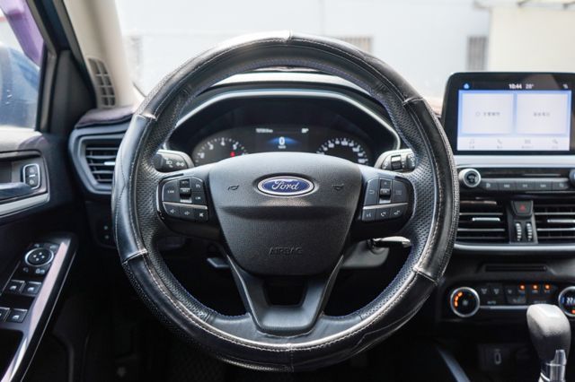 Ti-VCT成真版 1.5、里程僅跑7萬多、倒車顯影、定速、盲點、電子後視鏡、整備中  第8張相片