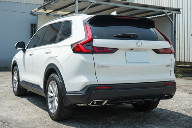 P版1.5、里程1千多、渦輪增壓、電動座椅、Bose音響、環景、導航、電動尾門、全景天窗、盲點、免key  第3張相片