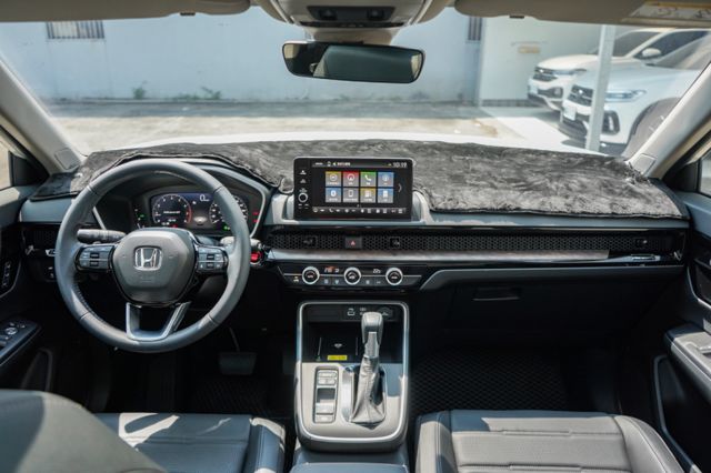 P版1.5、里程1千多、渦輪增壓、電動座椅、Bose音響、環景、導航、電動尾門、全景天窗、盲點、免key  第7張相片