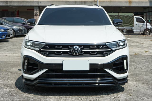 R版2.0、里程僅跑6萬、Beats音響、電動座椅、倒車顯影、方向盤加熱、電動尾門、整備中  第2張相片