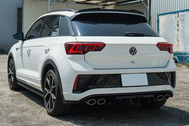 R版2.0、里程僅跑6萬、Beats音響、電動座椅、倒車顯影、方向盤加熱、電動尾門、整備中  第3張相片