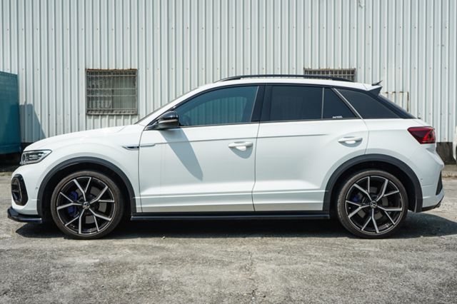 R版2.0、里程僅跑6萬、Beats音響、電動座椅、倒車顯影、方向盤加熱、電動尾門、整備中  第5張相片