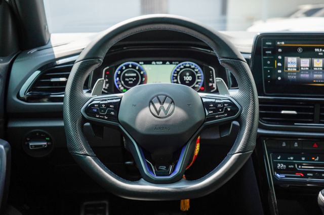 R版2.0、里程僅跑6萬、Beats音響、電動座椅、倒車顯影、方向盤加熱、電動尾門、整備中  第8張相片