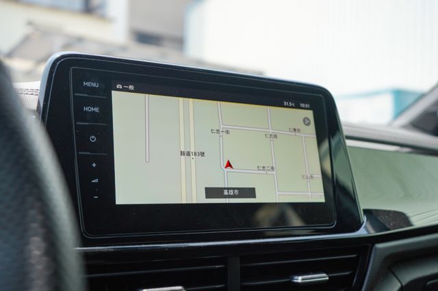 R版2.0、里程僅跑6萬、Beats音響、電動座椅、倒車顯影、方向盤加熱、電動尾門、整備中  第13張相片