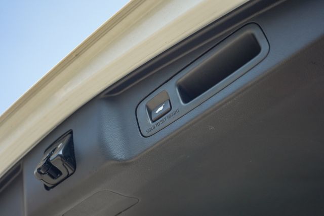 S版1.5、里程僅跑4萬2、渦輪增壓、電動尾門、導航、電動座椅、環景、全景天窗、整備中  第9張相片