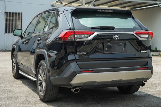 旗艦版換後尾門、里程僅跑5萬9、環景、電動座椅、導航、免key、電動尾門、整備中  第3張相片