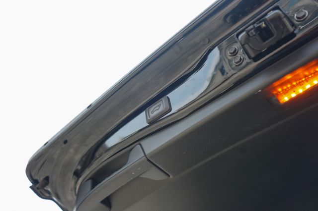 旗艦版換後尾門、里程僅跑5萬9、環景、電動座椅、導航、免key、電動尾門、整備中  第10張相片