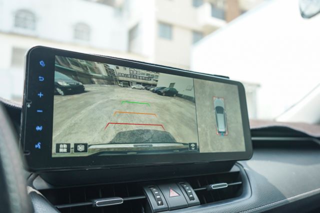 旗艦版換後尾門、里程僅跑5萬9、環景、電動座椅、導航、免key、電動尾門、整備中  第12張相片