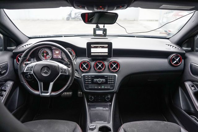 AMG版、渦輪增壓、里程13萬多、電動座椅、HK音響、總代理、跑車椅、整備中  第7張相片