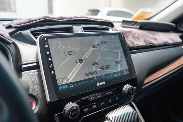 S版、里程總11萬多、渦輪增壓、倒車顯影、導航、全景天窗、電動座椅、免KEY、整備中  第11張相片