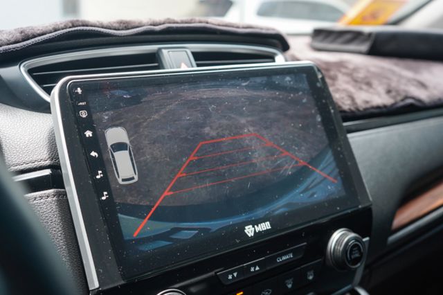 S版、里程總11萬多、渦輪增壓、倒車顯影、導航、全景天窗、電動座椅、免KEY、整備中  第12張相片