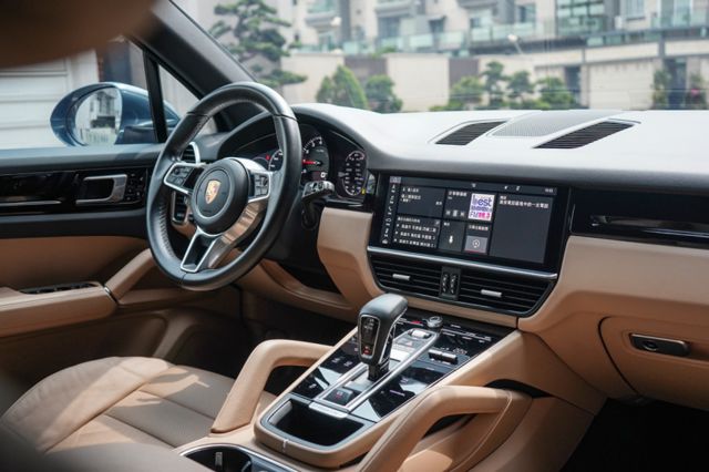 V6版4WD、僅跑2萬多、渦輪增壓、定速、倒車顯影、導航、雙前電座、雙區恆溫、通風座椅、電動尾門  第8張相片