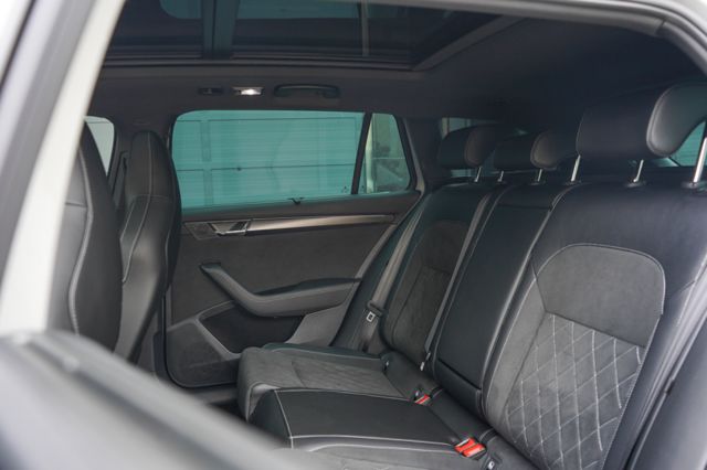 sport line 4*4版、渦增、倒顯、導航、免KEY、定速、跟車、電尾、電動座椅、全景天窗  第7張相片