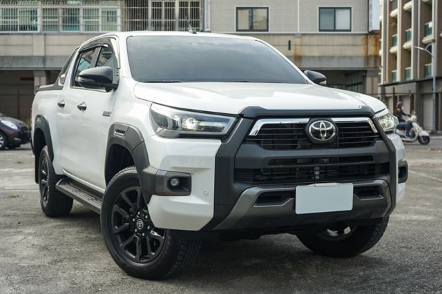 4wd 柴油2.8、里程1萬多、渦輪增壓、雙前通風座椅、環景、導航、電座、跟車、免key、電子後視鏡、整備中  第1張相片