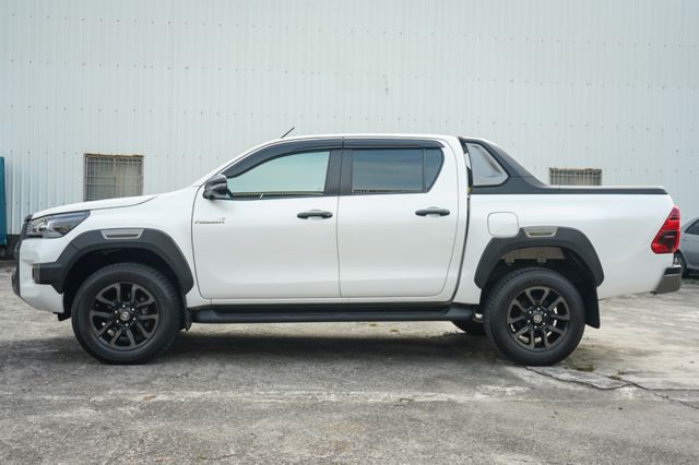 4wd 柴油2.8、里程1萬多、渦輪增壓、雙前通風座椅、環景、導航、電座、跟車、免key、電子後視鏡、整備中  第5張相片