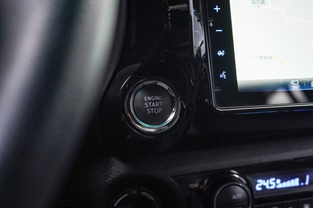 4wd 柴油2.8、里程1萬多、渦輪增壓、雙前通風座椅、環景、導航、電座、跟車、免key、電子後視鏡、整備中  第13張相片