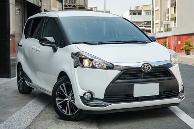 豪華+1.8、里程6萬多、單邊電動門、導航、倒車顯影、盲點、免key、定速、抬顯  第1張相片