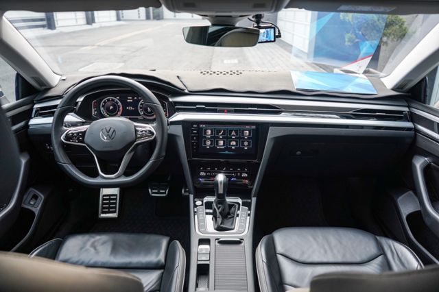 SB版、里程僅跑2萬5、原廠保固至2028/11/23、電尾、環景、導航、跟車、免KEY  第10張相片