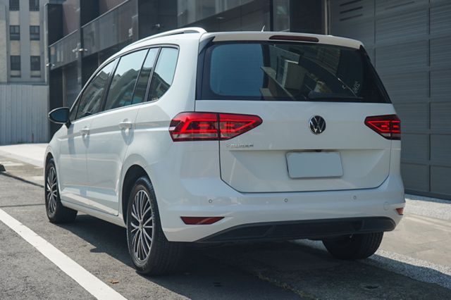 280TSI Line版7人座、倒顯、導航、後座小桌板、盲點、電尾、雙前電熱椅  第3張相片