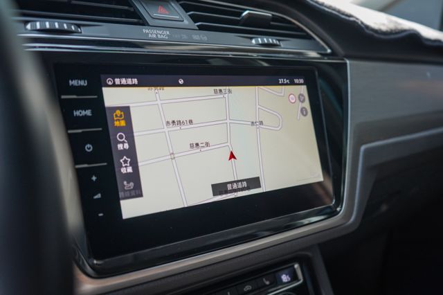 280TSI Line版7人座、倒顯、導航、後座小桌板、盲點、電尾、雙前電熱椅  第18張相片