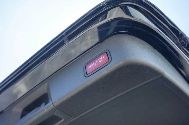 里程7萬多、4WD、跟車系統、電座、環景、電尾、盲點、免key、天窗、整備中  第9張相片