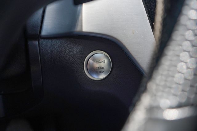 里程7萬多、4WD、跟車系統、電座、環景、電尾、盲點、免key、天窗、整備中  第10張相片