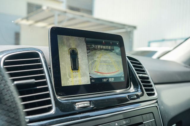 里程7萬多、4WD、跟車系統、電座、環景、電尾、盲點、免key、天窗、整備中  第11張相片