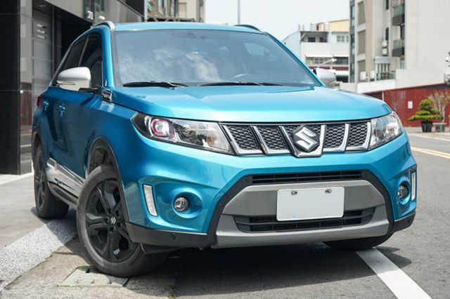 S版1.4、里程10萬多、渦輪增壓、倒車顯影、免key、摸門、定速、恆溫空調  第1張相片