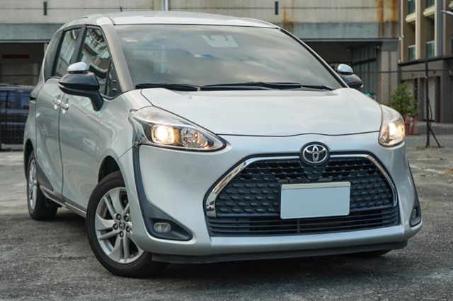 豪華版、里程7萬多、倒車顯影、導航、免KEY、恆溫空調、車偏警示、整備中  第1張相片