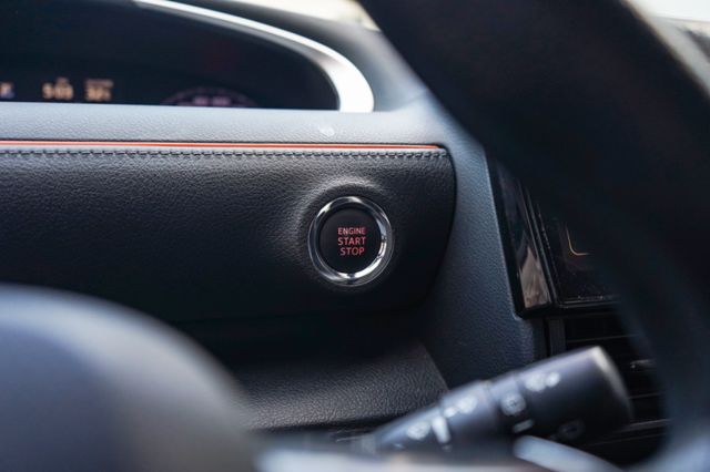 豪華版、里程7萬多、倒車顯影、導航、免KEY、恆溫空調、車偏警示、整備中  第11張相片